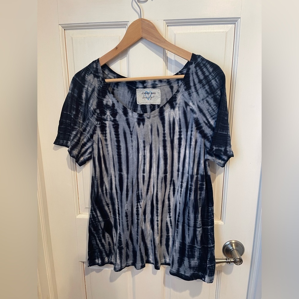 Johnny Was Amanda Bond Collab Navy Tie-Dye Women’s Short Sleeve Top